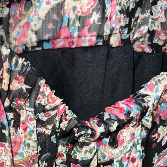 Black Paisley Open Back Halter Dress - Picture 5 of 7